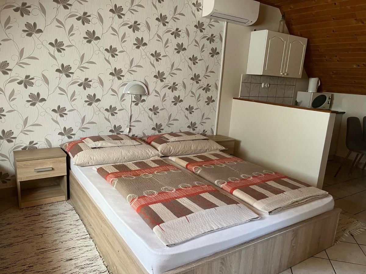 Ibolya Vendeghaz Appartement Kehidakustány Buitenkant foto