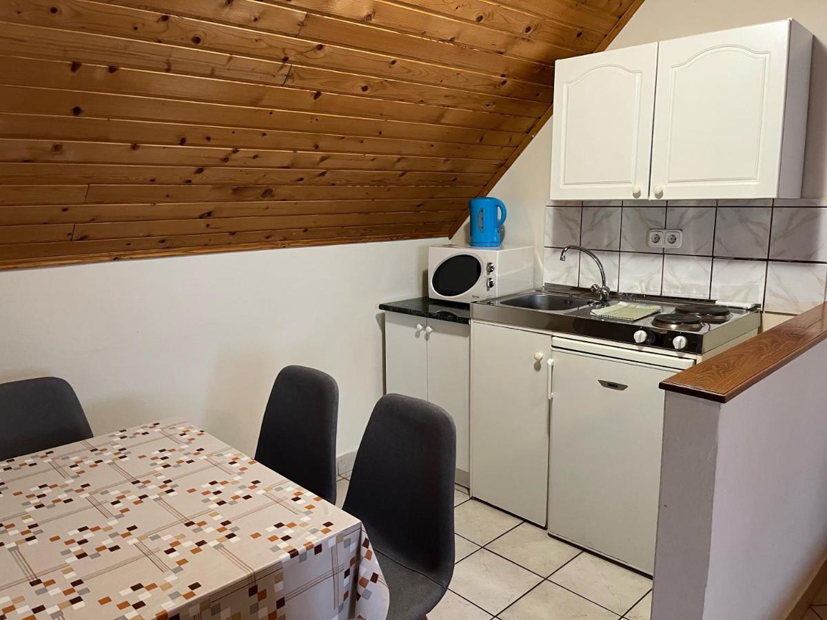 Ibolya Vendeghaz Appartement Kehidakustány Buitenkant foto