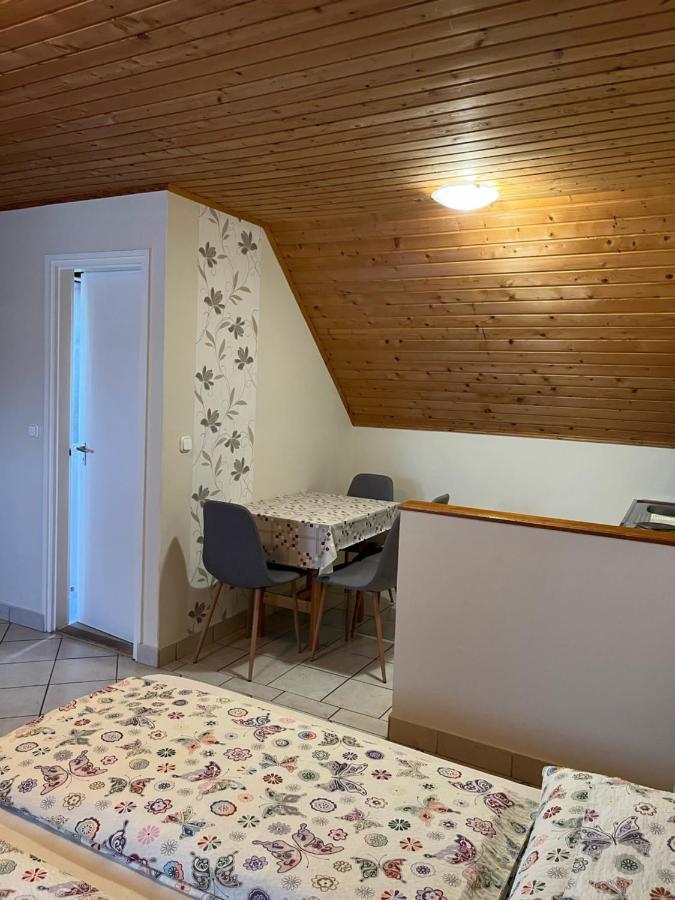 Ibolya Vendeghaz Appartement Kehidakustány Buitenkant foto