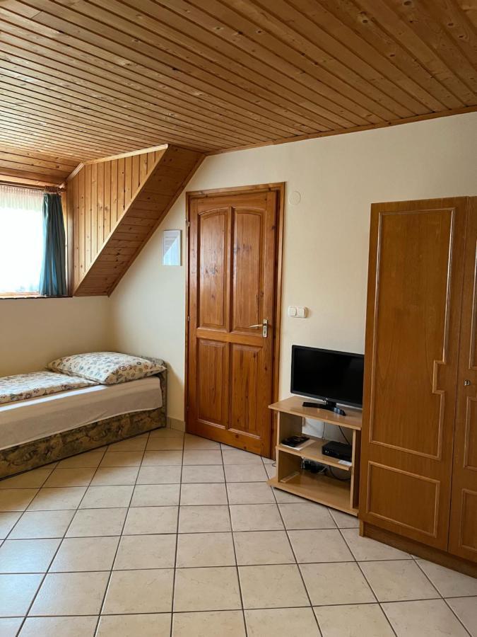 Ibolya Vendeghaz Appartement Kehidakustány Buitenkant foto