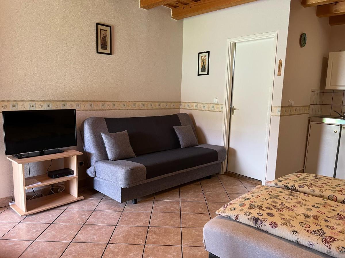 Ibolya Vendeghaz Appartement Kehidakustány Buitenkant foto