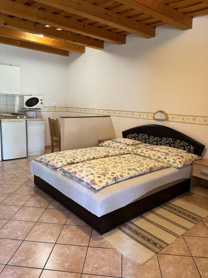 Ibolya Vendeghaz Appartement Kehidakustány Buitenkant foto