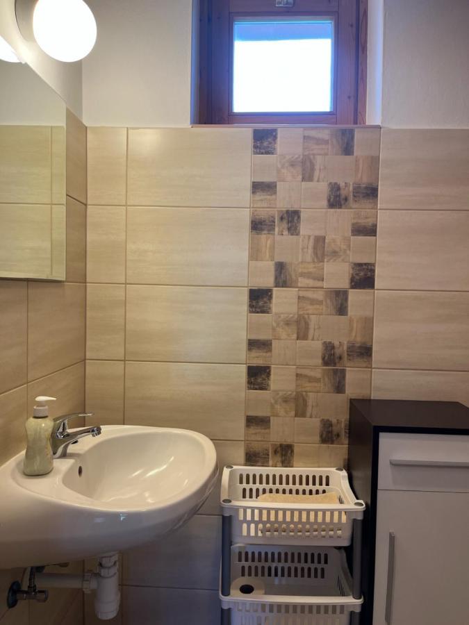 Ibolya Vendeghaz Appartement Kehidakustány Buitenkant foto